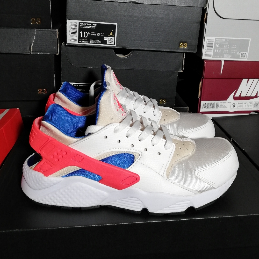 NIKE AIR HUARACHE PREMIUM MEN US SIZE 8 MINT COND